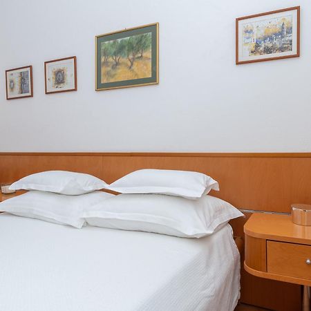 Apartments Sokol Makarska Exterior photo