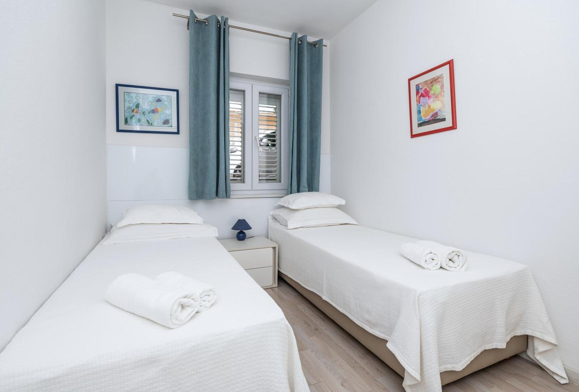 Apartments Sokol Makarska Exterior photo